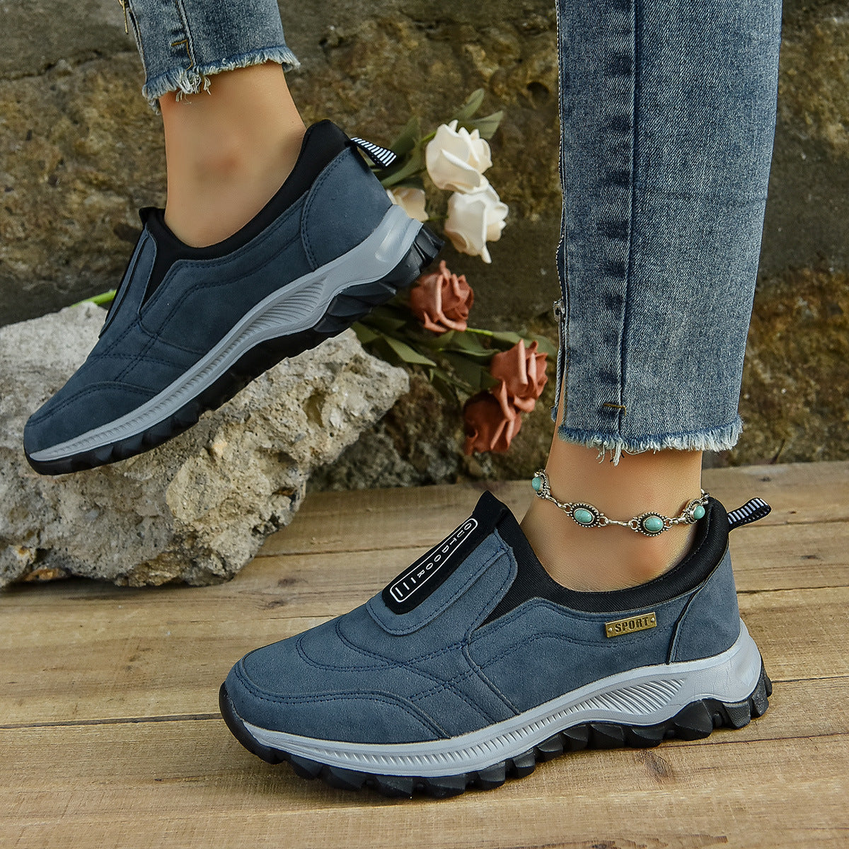 Casual unisex slip-on sneaker