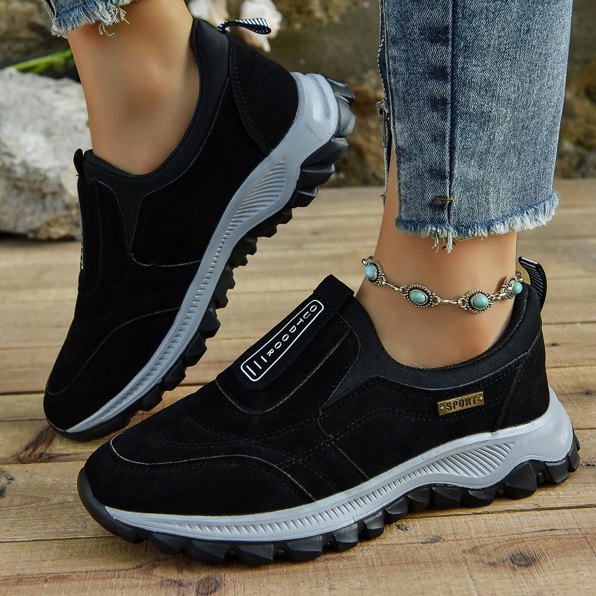 Casual unisex slip-on sneaker